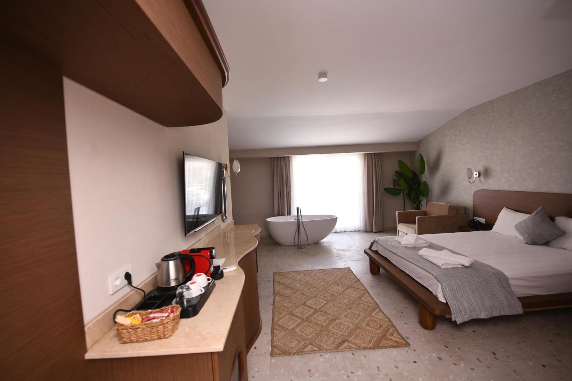 Montebello Deluxe Hotel Олудениз Экстерьер фото