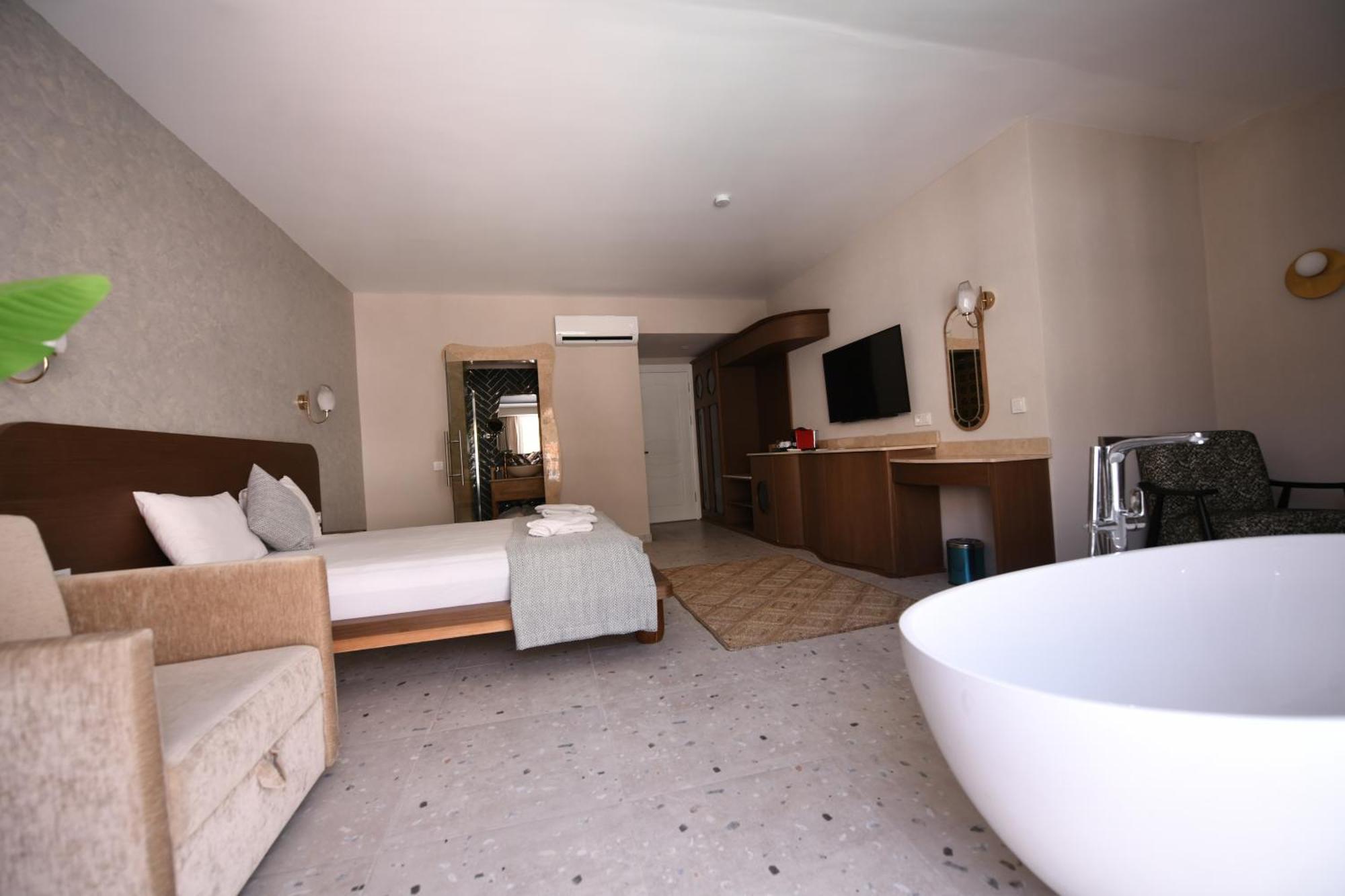 Montebello Deluxe Hotel Олудениз Экстерьер фото