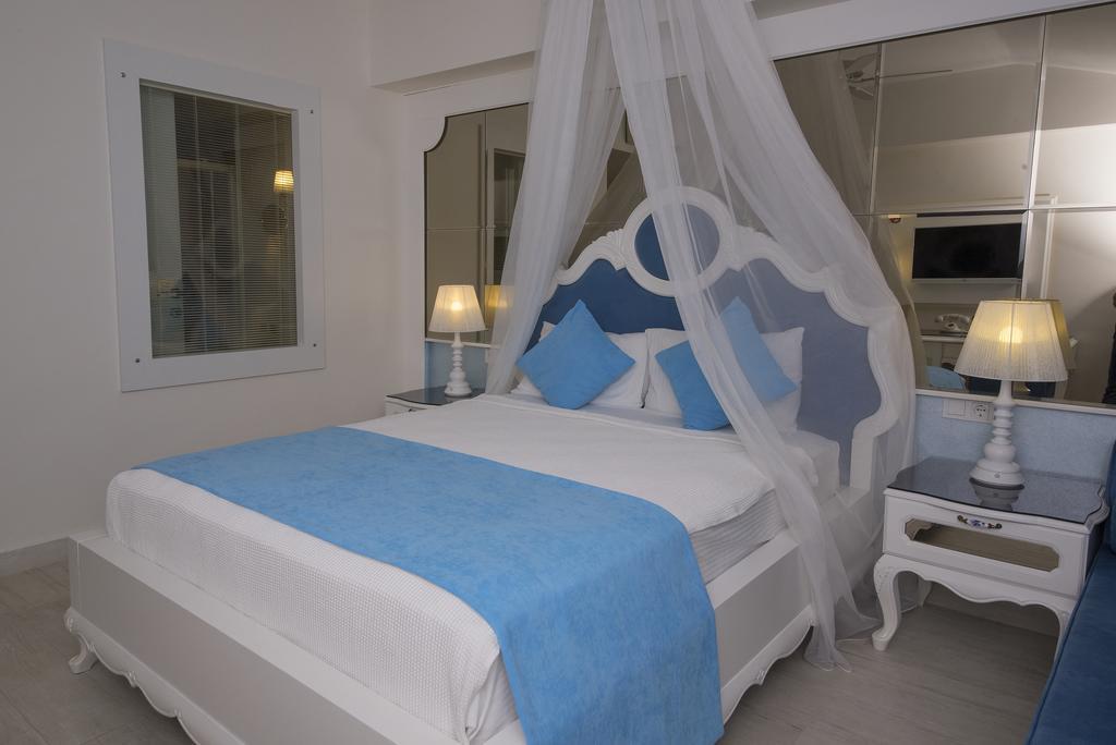 Montebello Deluxe Hotel Олудениз Экстерьер фото