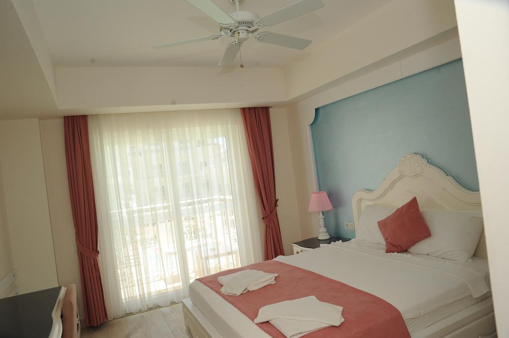 Montebello Deluxe Hotel Олудениз Экстерьер фото