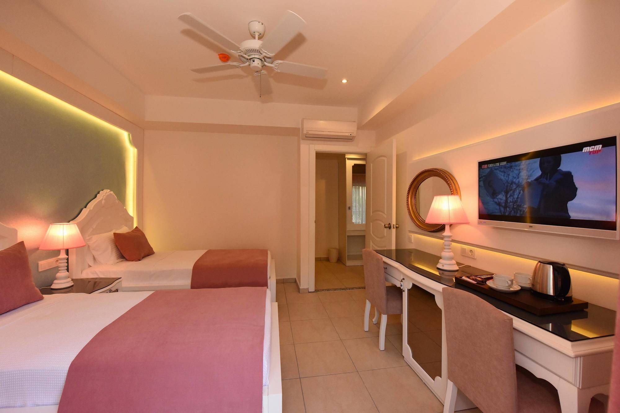 Montebello Deluxe Hotel Олудениз Экстерьер фото