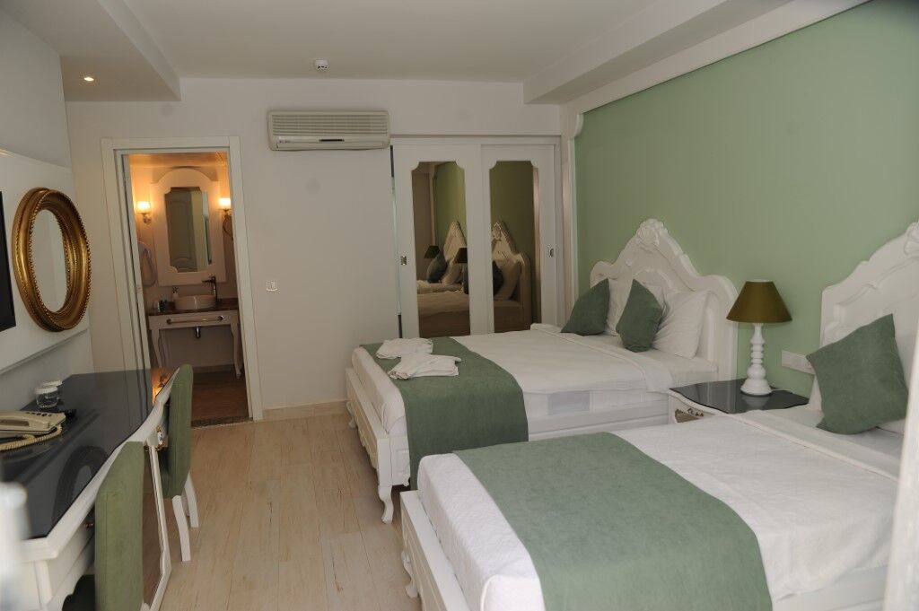 Montebello Deluxe Hotel Олудениз Экстерьер фото